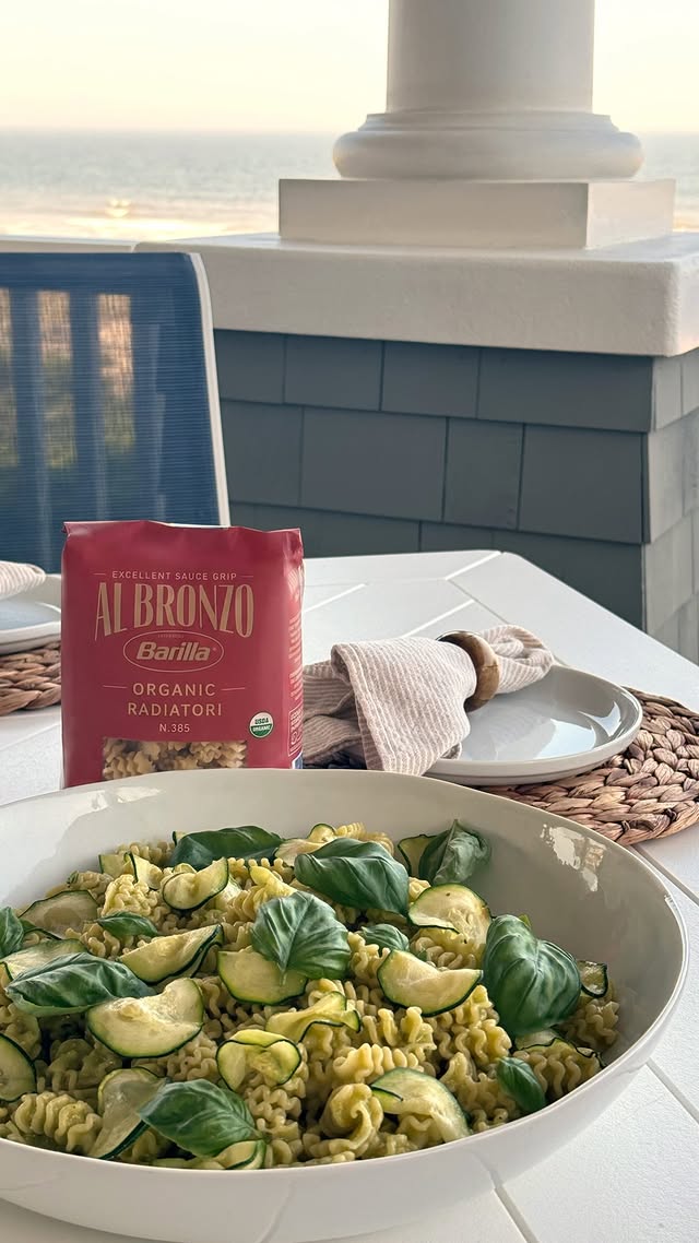 Instagram post by @thefooddragon for Barilla. Caption reads: [...] be no sauce left behind Al Bronzo by....