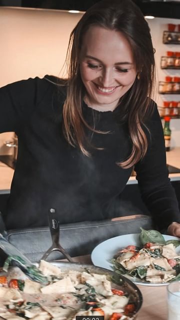 Instagram post by @lisadamenv for Green Chef. Caption reads: Normaliter is Gerard degene die altijd eten maakt....