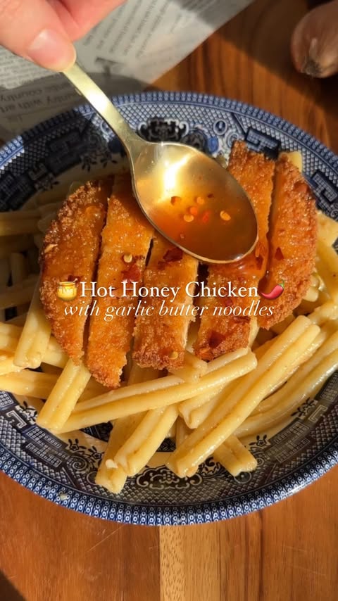 Instagram post by @itslivb for NotCo. Caption reads: [...] dinner including the juicy NotChicken by....