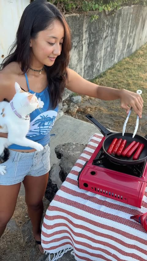 Instagram post by @minnienato for World Surf League. Caption reads: Surf mornings hit different when WSL season is....