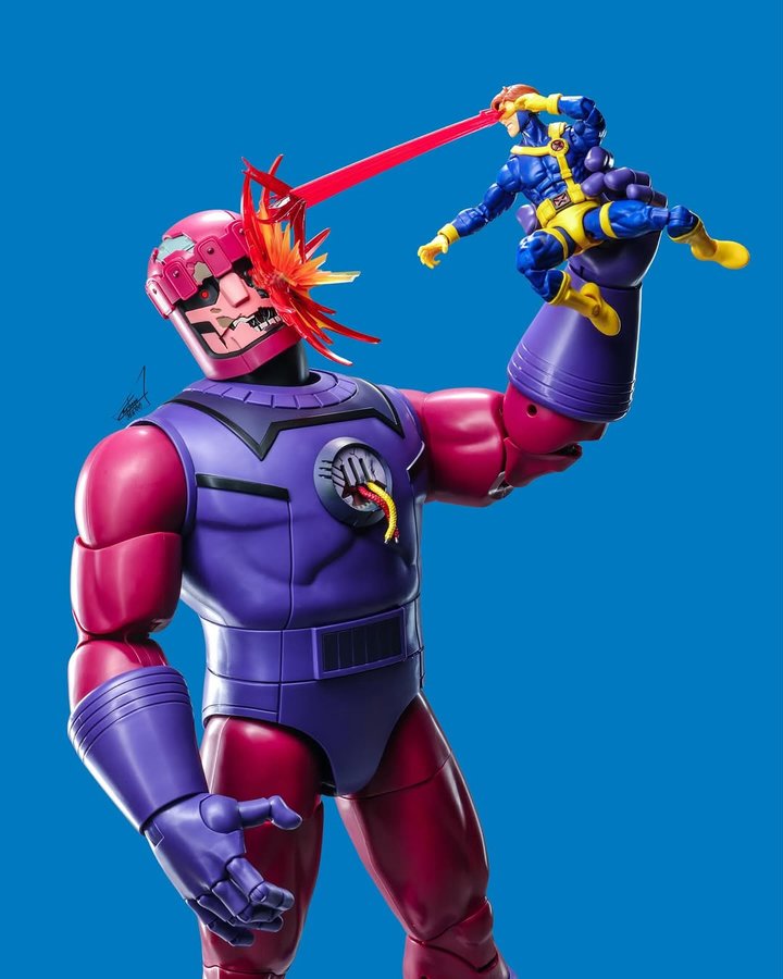 Instagram post by @mrleeee for Hasbro Pulse. Caption reads: “Xmen vs Sentinel”
“All figures by @hasbropulse....