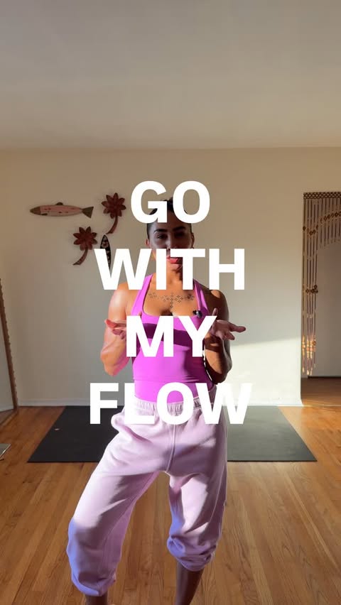 Instagram post by @flowgogirl for Beyond Yoga. Caption reads: [...] true in my tried and true @beyondyoga....