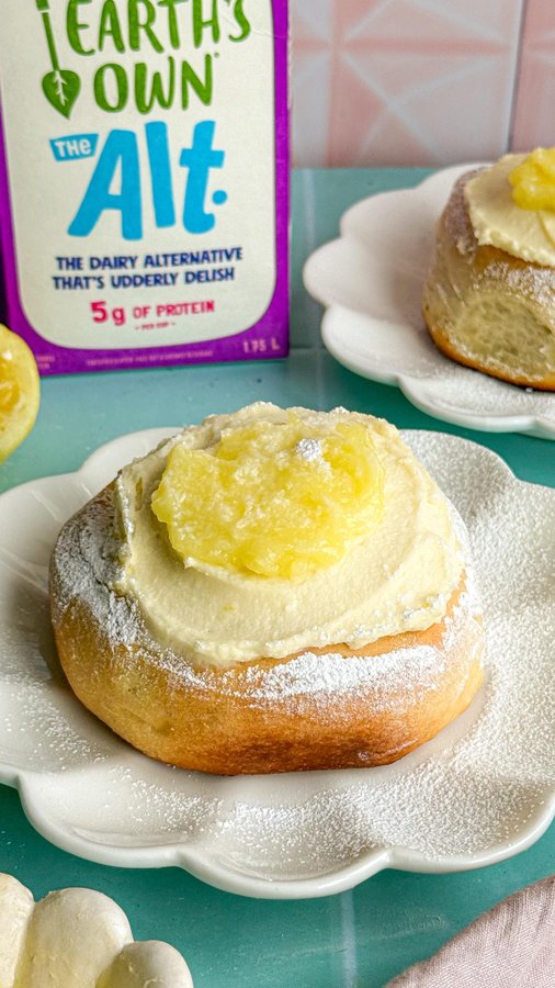 Instagram post by @threecupsofchai for Earth’s Own. Caption reads: Even though Toronto’s weather is playing games....