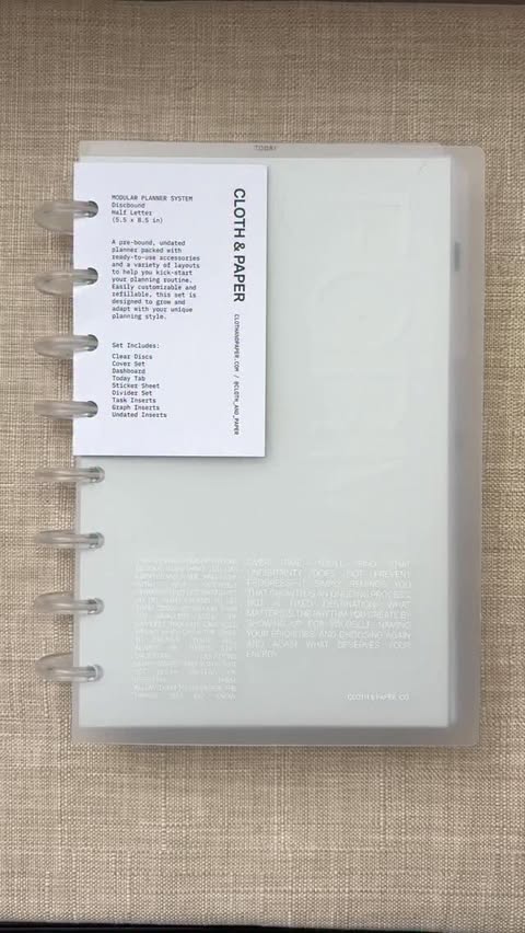 Instagram post by @chiiemmii for Clothandpaper. Caption reads: New to #discbound planners and don’t know where to....