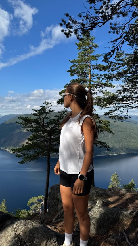 Instagram post by @carmenrakeseder for ICANIWILL. Caption reads: [...] to go for a run in norway in my fav....