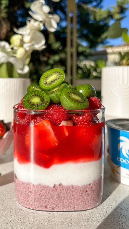 Instagram post by @littlekalegirl for Cocobella. Caption reads: Let’s make raspberry chia pudding. ❤️
It’s one of....