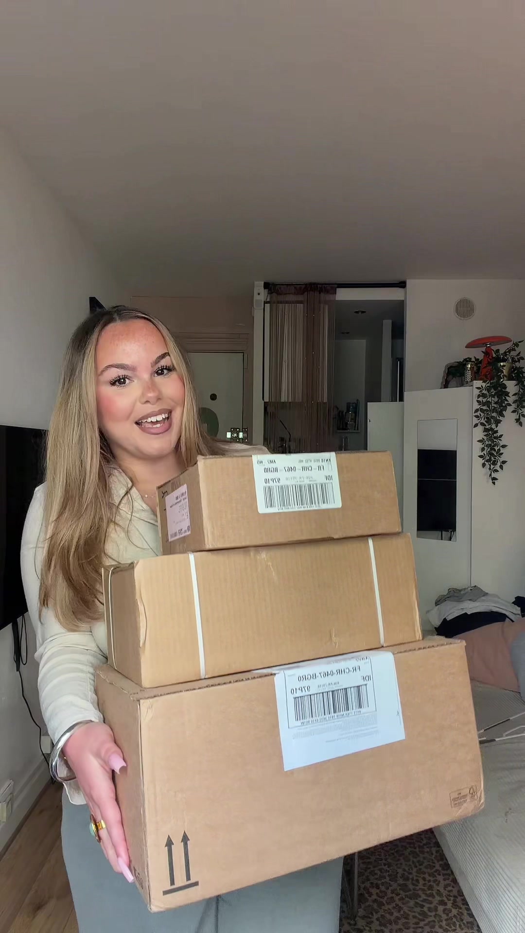 TikTok post by @elise_cptn for Nice Work Paris. Caption reads: [...] @Benefit Cosmetics @CeraVe @GLOWERY....