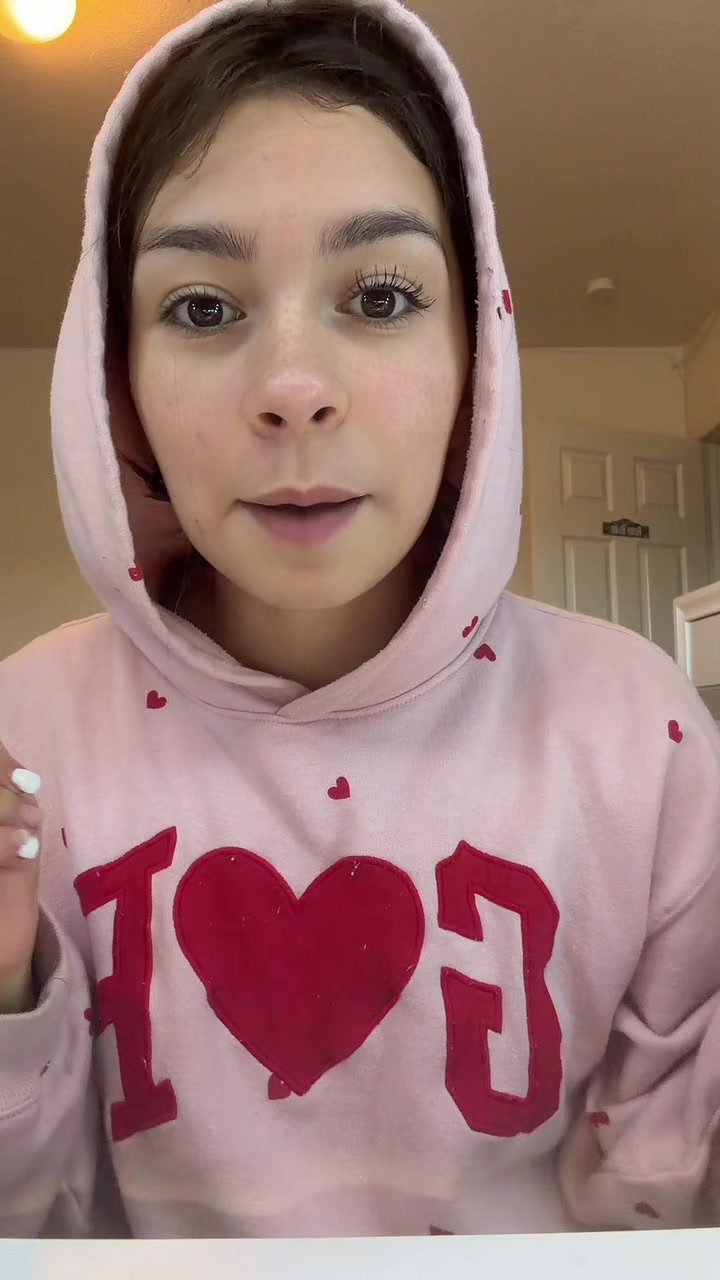 TikTok post by @beautytalkrubi for BUXOM Cosmetics. Caption reads: [...] WAS TRULY SHOCKED !! Best find EVER....