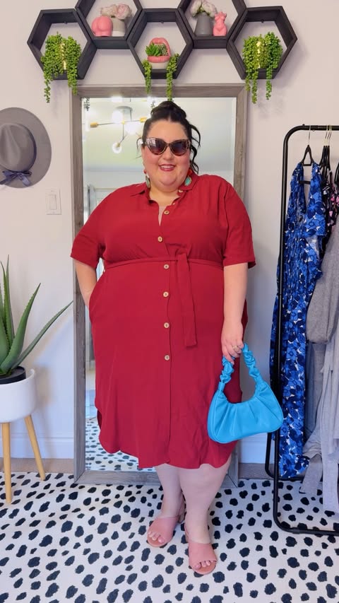 Instagram post by @curvy_chronicles for Ulla Popken. Caption reads: [...] look, but I kind of love how this....