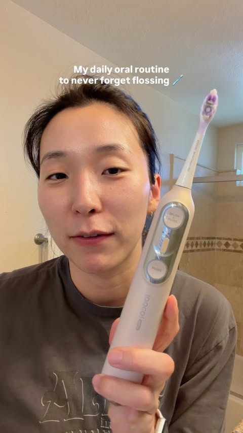 Instagram post by @haitsjanice for Soocas Oral Care Management. Caption reads: My back molars are always the hardest to clean....