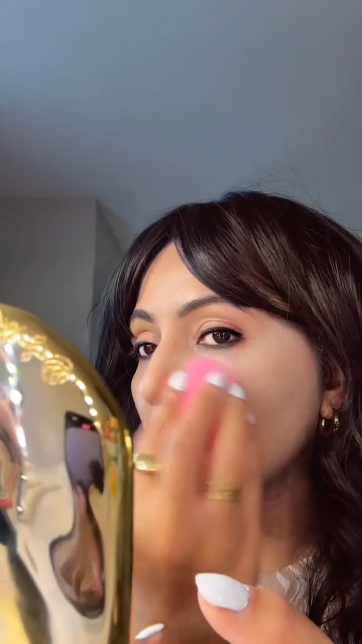 Instagram post by @aria04440 for Beautytap. Caption reads: Besties, I wanted to share my latest amazing find....