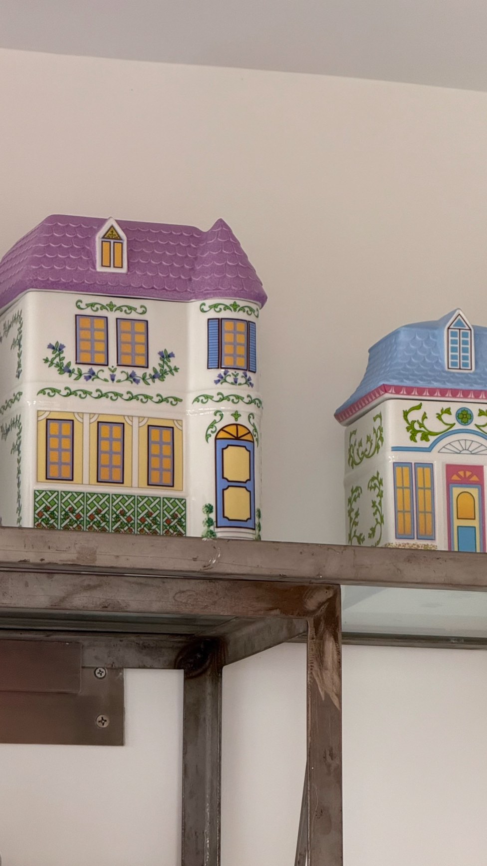 Instagram post by @daniklaric for Lenox. Caption reads: oh my god!!! the spice village grew up :’) @lenox.