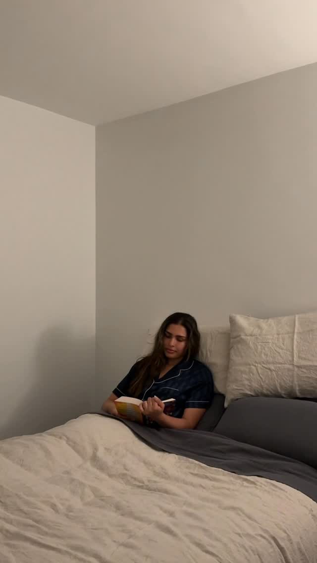 Instagram post by @thelifeofsriya for Sukin Natural Skincare. Caption reads: Forever a skincare lover @sukinskincare 

Fluffy....