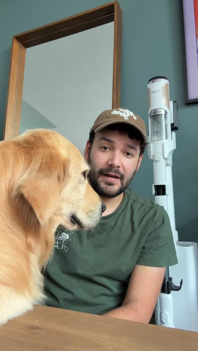 Instagram post by @felipe_diazretriever for Shark Home MX. Caption reads: La canción de la limpieza 🧹🎶con nuestra Shark....