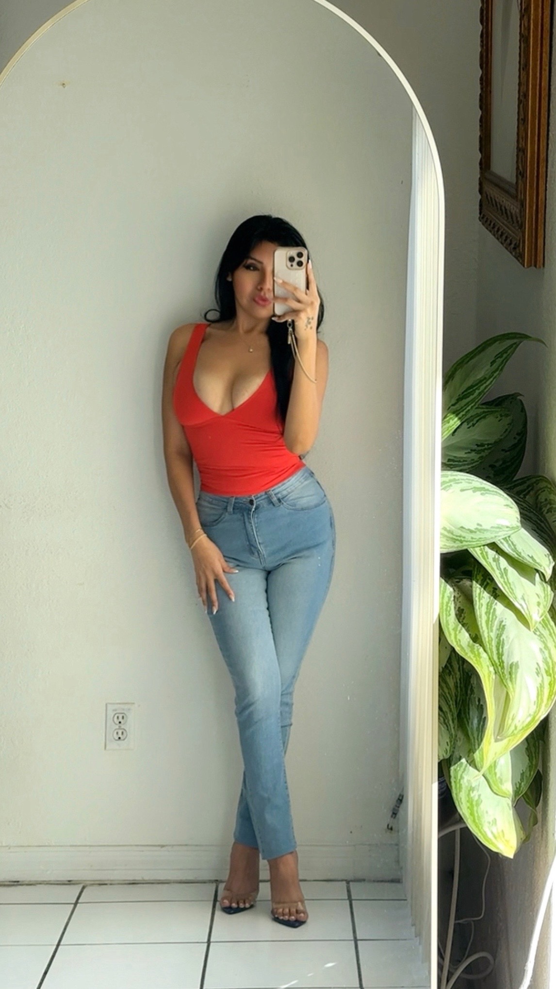 TikTok post by @xoleaalynn for Reoria. Caption reads: @REORIA tops are the best ❤️ listed in my [...].