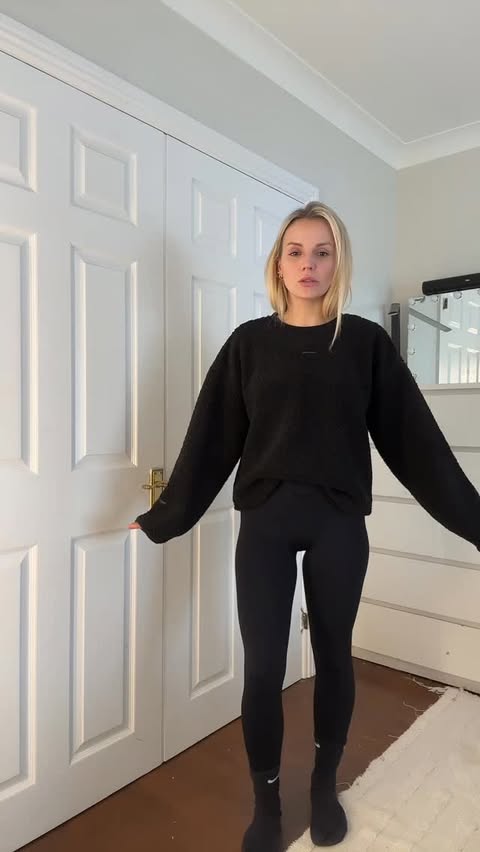 Instagram post by @fayelouise_brennan for 4TH ARQ. Caption reads: [...] pieces from the new Dryline Drop from....
