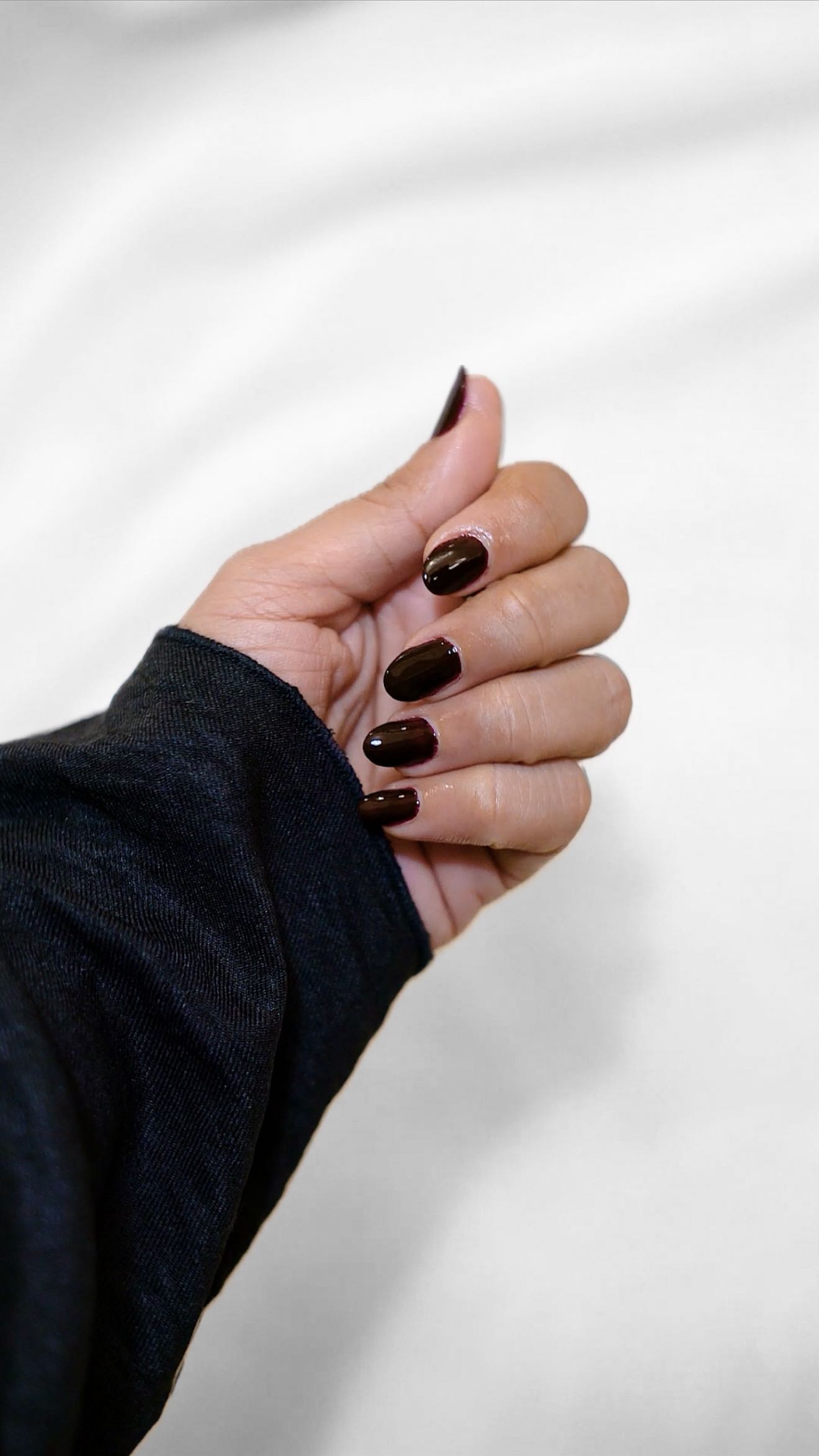 Instagram post by @the_dubai_dame for Urban Company. Caption reads: Weekend well spent 💅✨

Turning our living room....