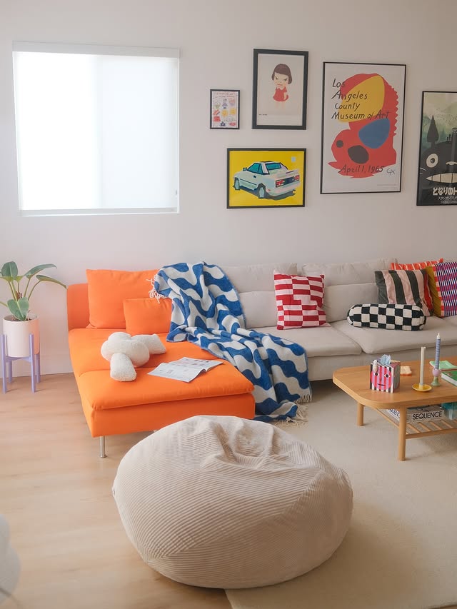 Instagram post by @hometings_ for Tarta Gelatina. Caption reads: [...] my new wool throw and cushion from....
