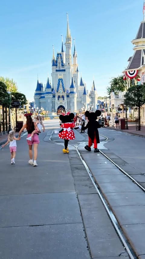 Instagram post by @kierstenbrooketravels for Disney Parks. Caption reads: [...] parties, and seeing the magic of....