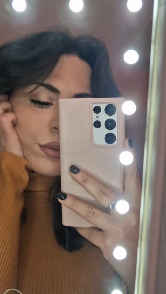 Instagram post by @marianna_varlese for Catkin. Caption reads: Rossetto @catkincosmetics
Innamorata [...].