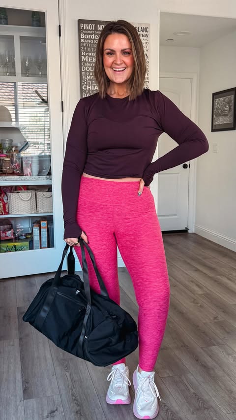 Instagram post by @itscourtneyhamilton for Fabletics. Caption reads: Here’s your sign to try @fabletics 💪🏻 Feeling....