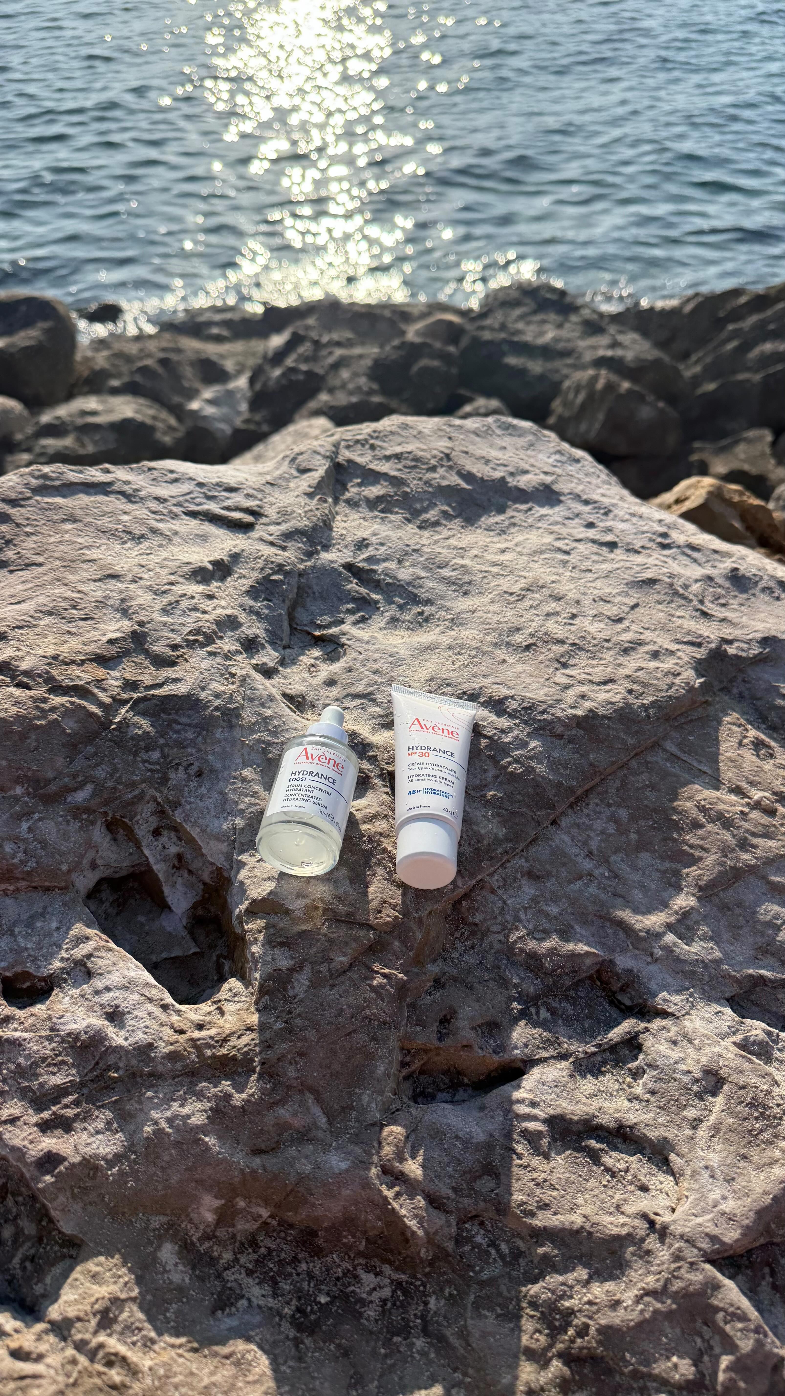 Instagram post by @_hachimia for Avène. Caption reads: J’ai commencé une routine Hydrance Avène pour....
