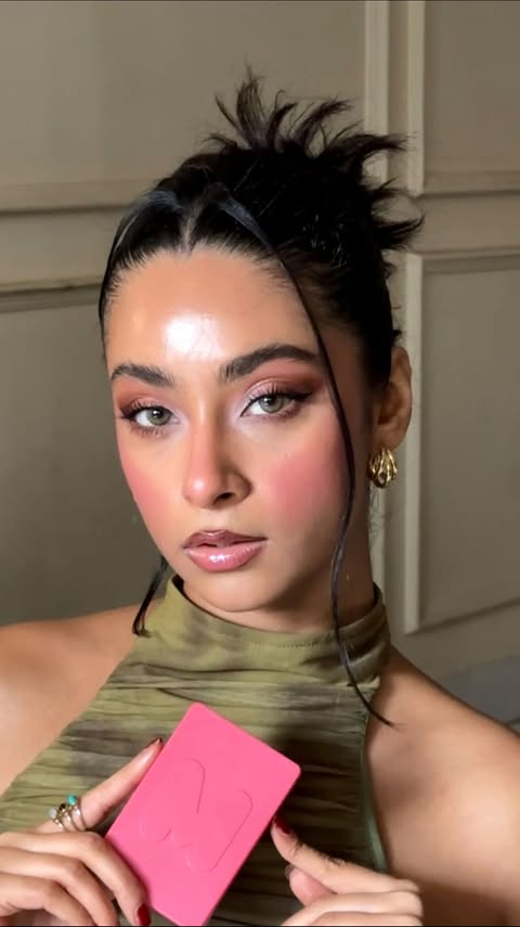 Instagram post by @nihareekasingh for Morphe. Caption reads: Morphe just launched in India, reviewed the....