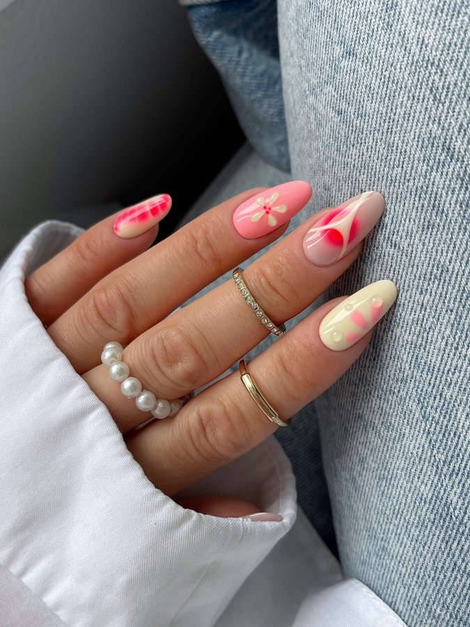 Instagram post by @amanda.sudolll for Semilac. Caption reads: Summer 😍☀️💕

@semilac : 388, 935, 927, Cover....