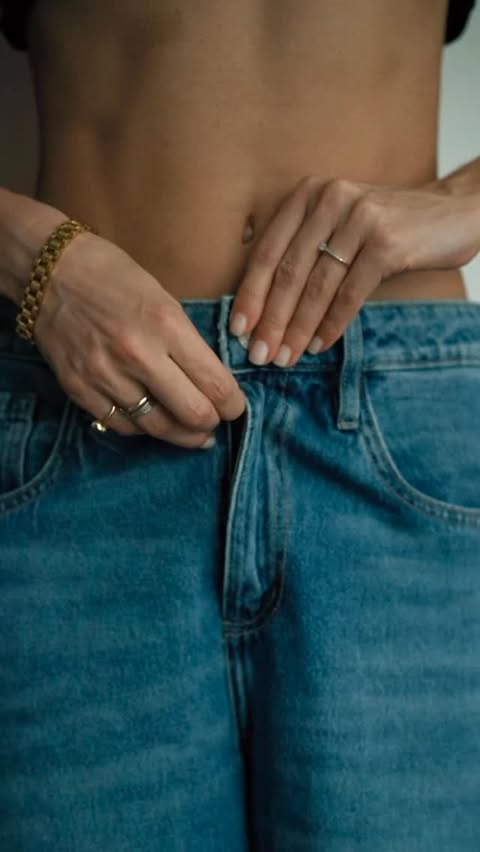 Instagram post by @martasavatovic for Colgate. Caption reads: #sponsored #paidpartnership Crveni karmin + beli....