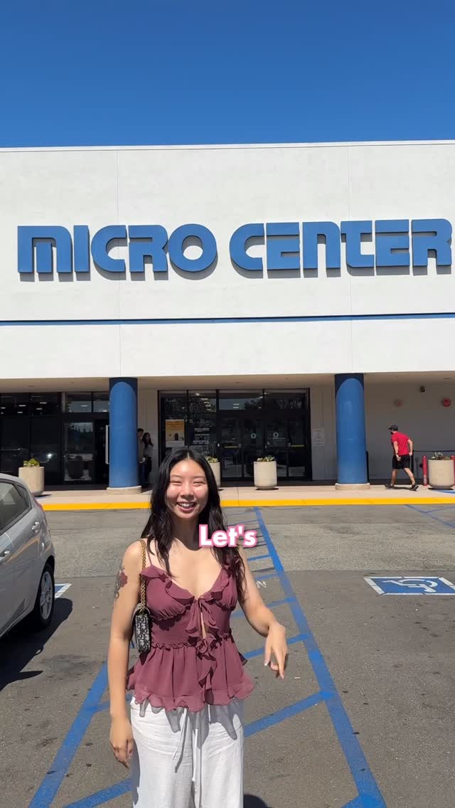 Instagram post by @peachietech for Flashforge. Caption reads: [...] prints for PC builds 👀👀 The Flashforge....