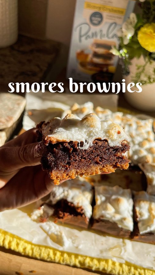 Instagram post by @munchiesbymallory for targetdoesitagain. Caption reads: These s’more brownies are 🤯🤯🤯

#dEATS
Crush 1....