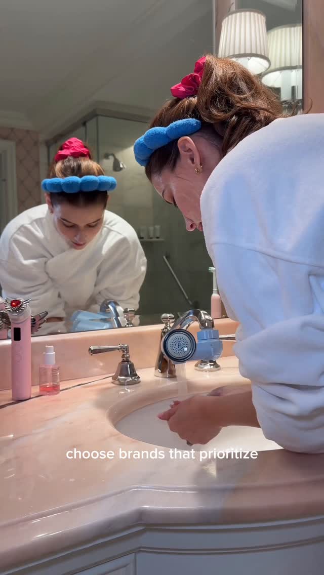 Instagram post by @sarahpalmyra for Filterbaby. Caption reads: [...] filtered water. AD After using....