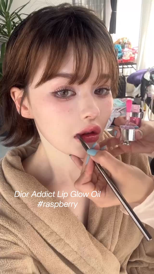 Instagram post by @hairmake_wako for Dior. Caption reads: How to create soft blurry baby lips 🩰....