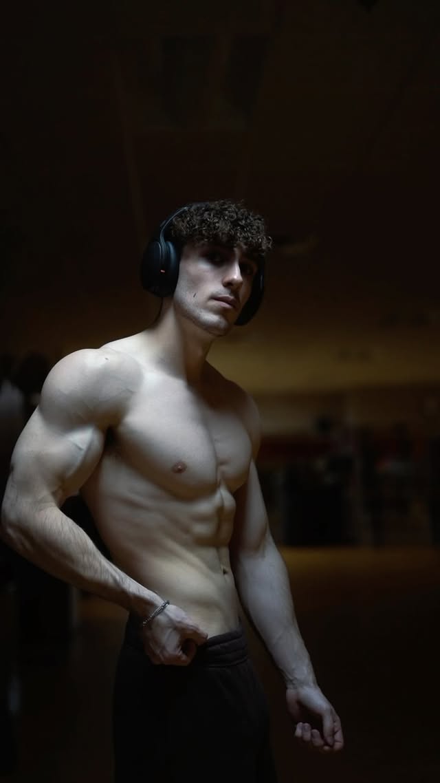 Instagram post by @ericjamesmilton for Retaliation Project. Caption reads: [...] is bright🤝🏻💪🏻 ~ Shirt from....