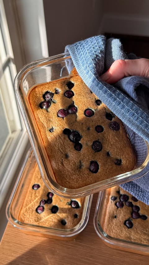 Instagram post by @fuelwithrae for One Degree Organic Foods. Caption reads: #ad bake-in-container blueberry muffin oats to....