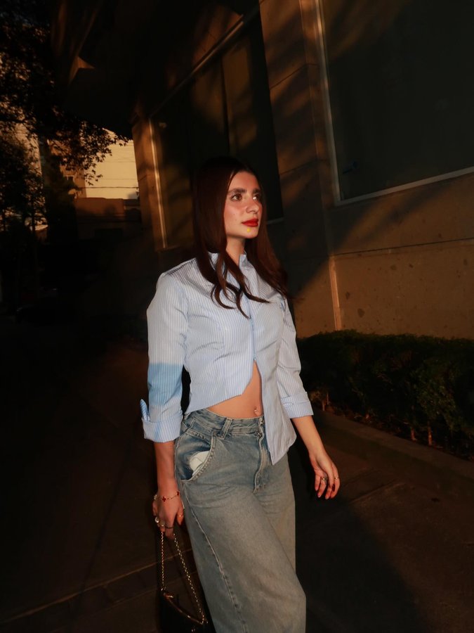 Instagram post by @sandiimoraa_ for Fashion Nova. Caption reads: outfit de @FashionNova <3 ft mi helado sabor pan....