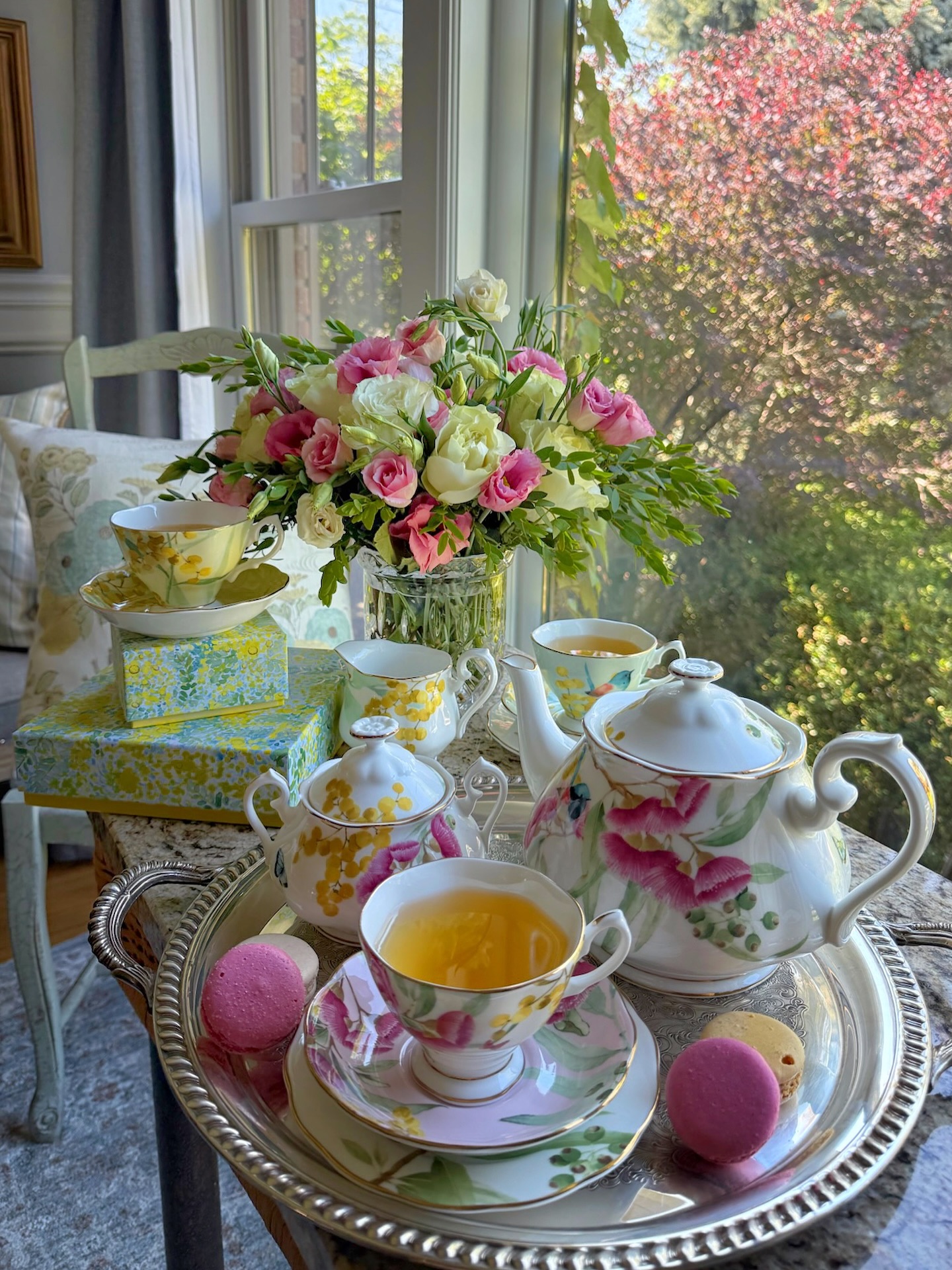 Instagram post by @sandrajelo for Country Living. Caption reads: Have a beautiful weekend 🩷✨

#gifted #giftedby....