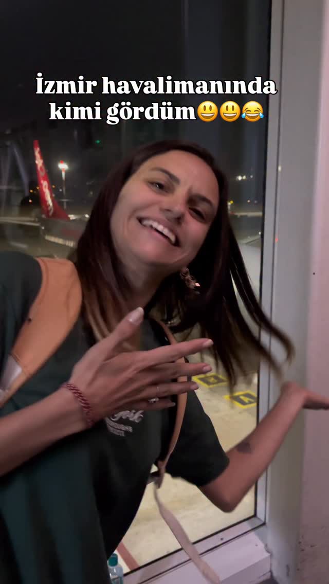 Instagram post by @ezgixkaratepe for Jet2. Caption reads: Hepimizin kafasında kira vermeden yaşayan o....