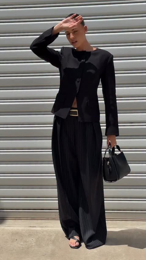 Instagram post by @viccyb_ for Country Road. Caption reads: @countryroad [ new collection ] 🕴️

cyber offer-....