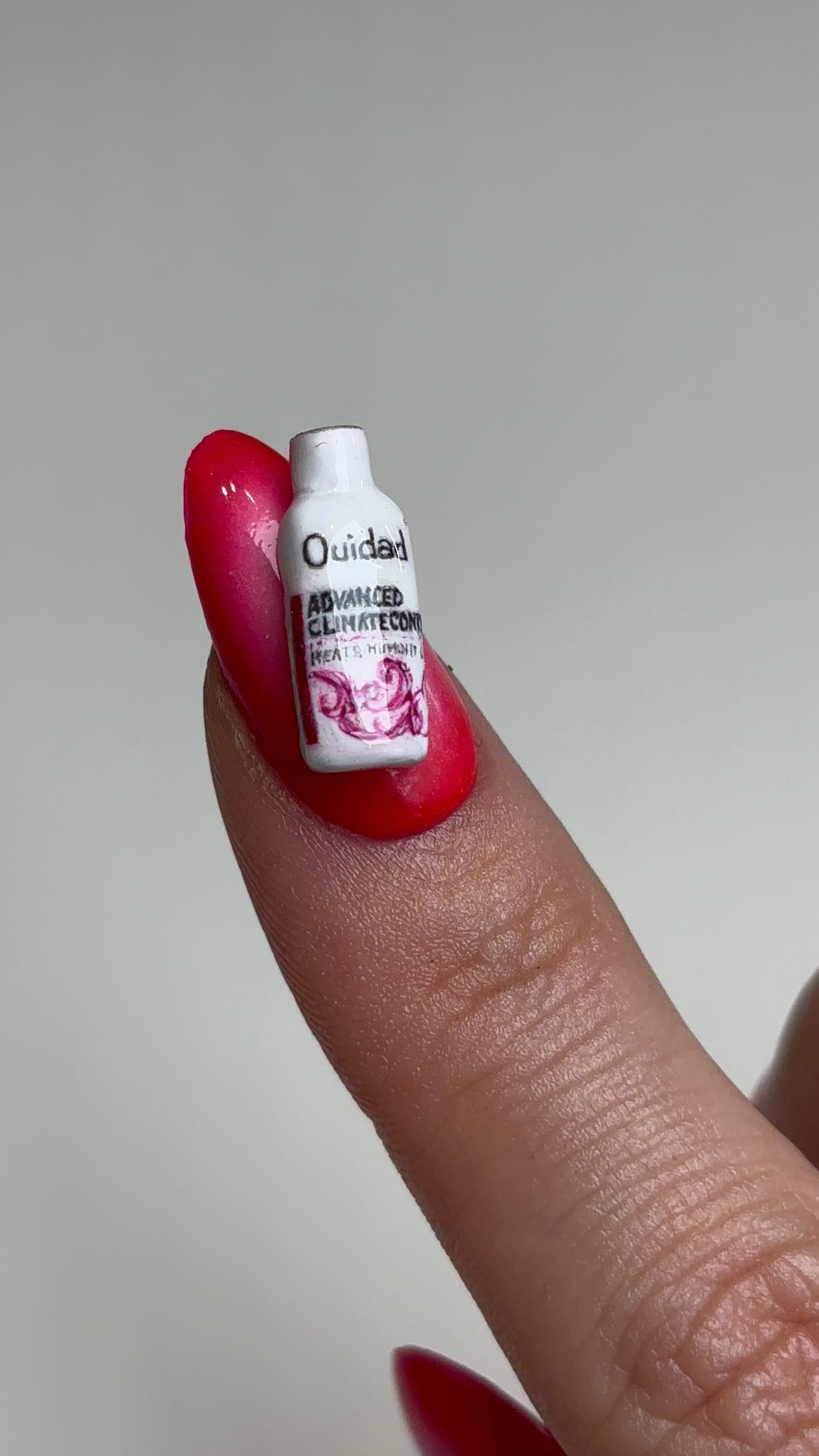 Instagram post by @yunajess.ica for Ouidad. Caption reads: @Ouidad Advanced Climate Control Heat and Humidity....