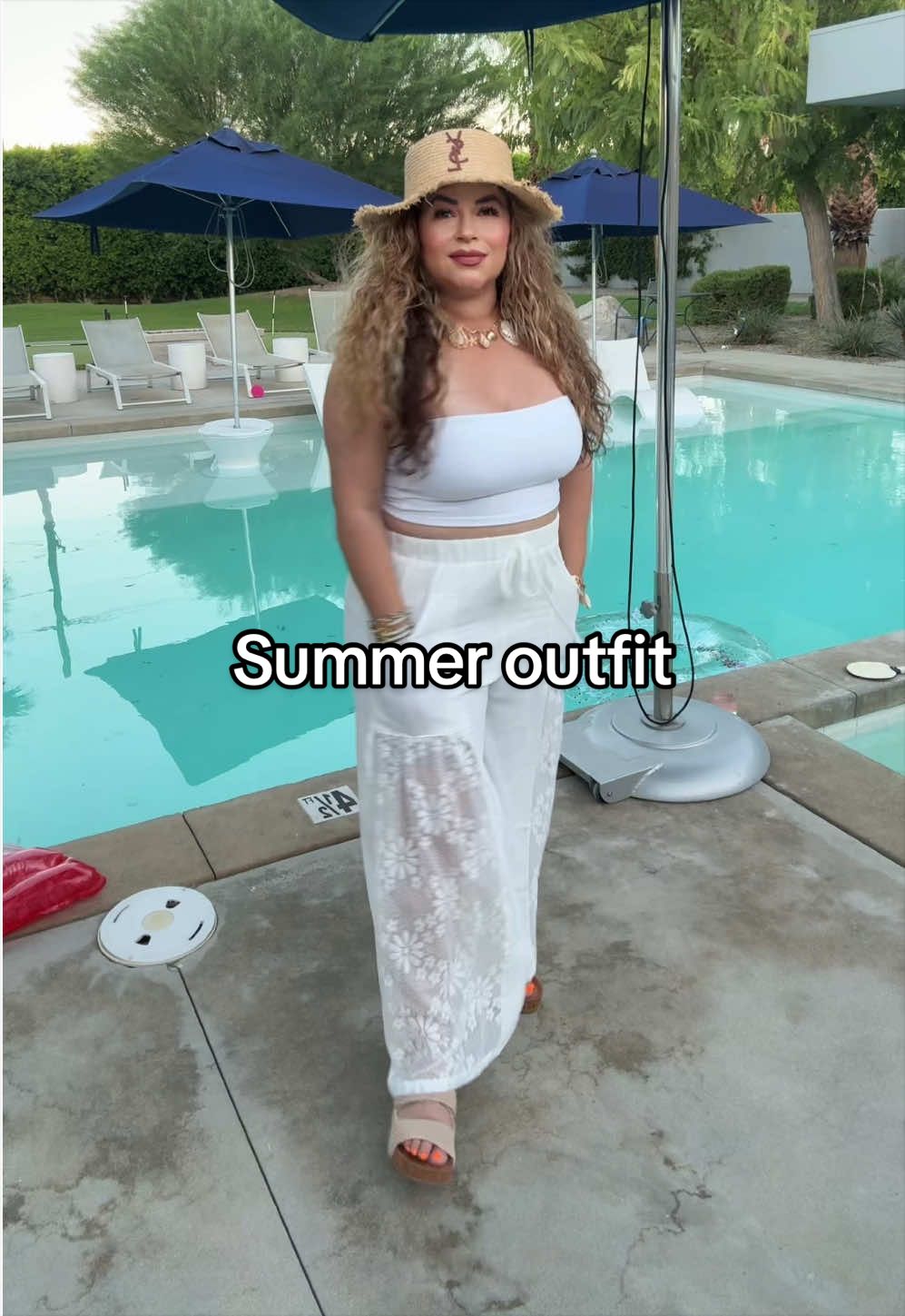 TikTok post by @marinafierro1 for Aprilery Jewelry-US. Caption reads: [...] #pantalonblanco @Chicovar @Ettika @Aprilery....