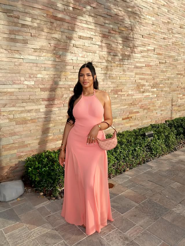 Instagram post by @shacqueal.major for Meshki. Caption reads: 💖.