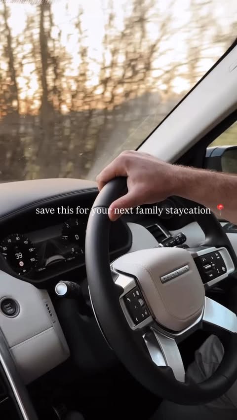 Instagram post by @themumlife_styled for Land Rover. Caption reads: [...] hotel grounds, there are a fleet of....