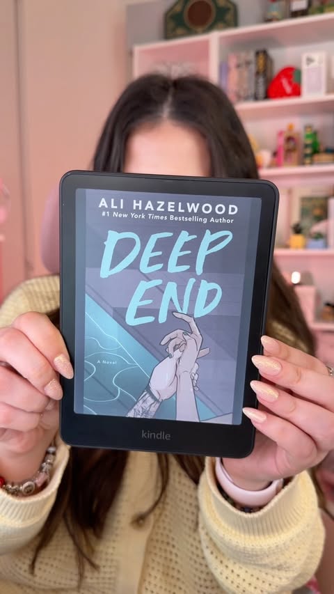 Instagram post by @heillyraices for Amazon Kindle. Caption reads: [...] summer is calling my name and my....