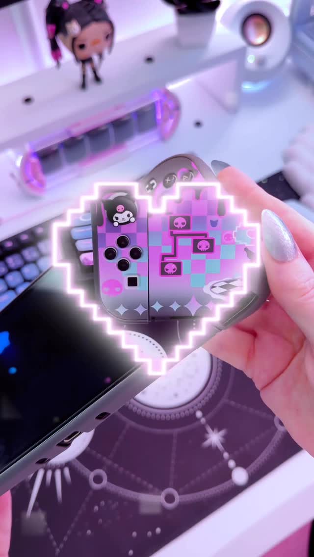 Instagram post by @mochiflurry for GeekShare. Caption reads: [...] to my Switch with this cute set from....