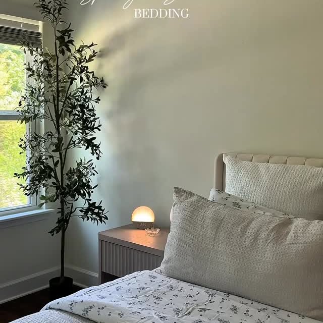 Instagram post by @atashleythomas for Linens & Hutch. Caption reads: the prettiest & softest sheets for Spring &....