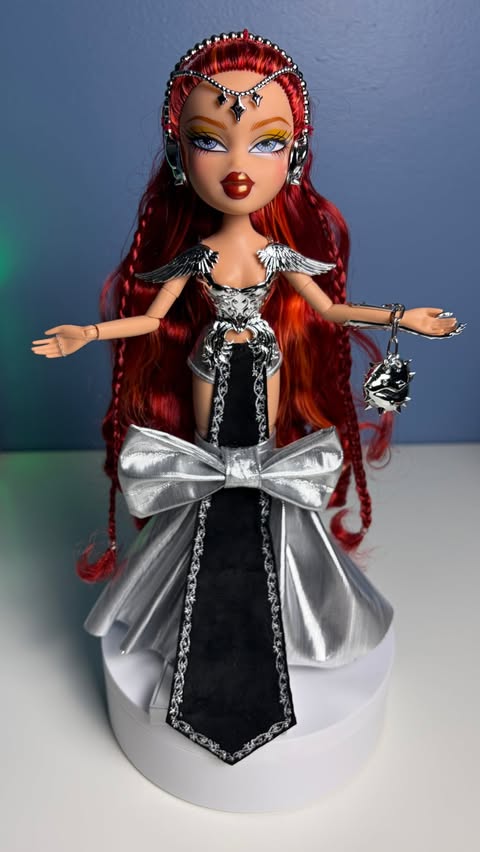Instagram post by @kendoesdolls for Bratz. Caption reads: 5 years of my @bratz collecting journey and 25....