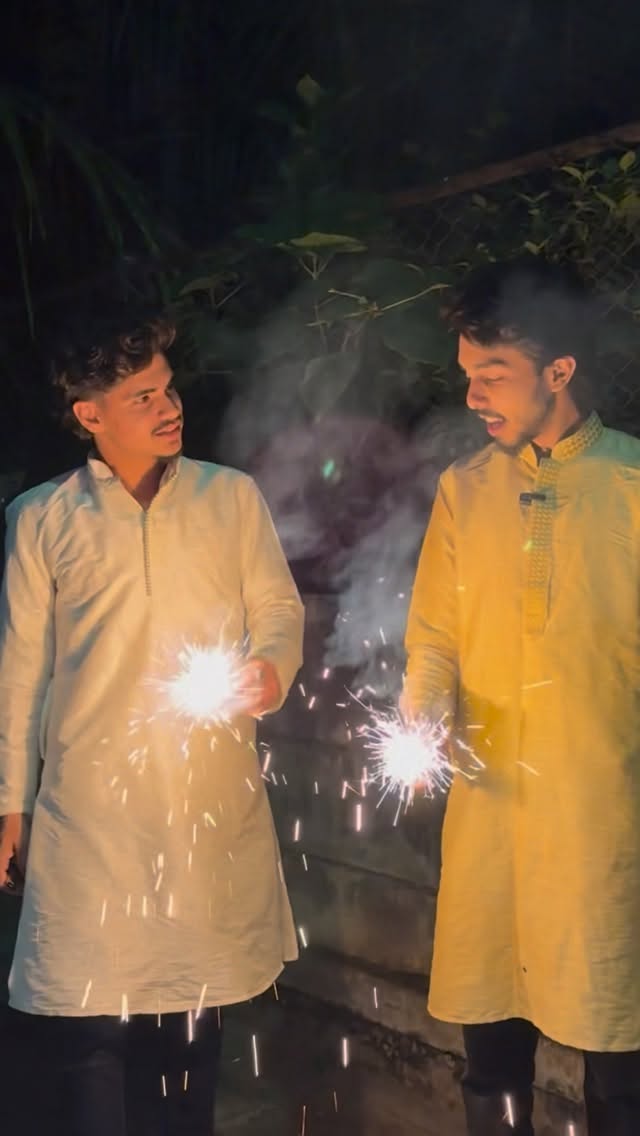 Instagram post by @dilaggiya for Rapido. Caption reads: Diwali aa gayi doston! 💥
Jahan sab kharch kar....
