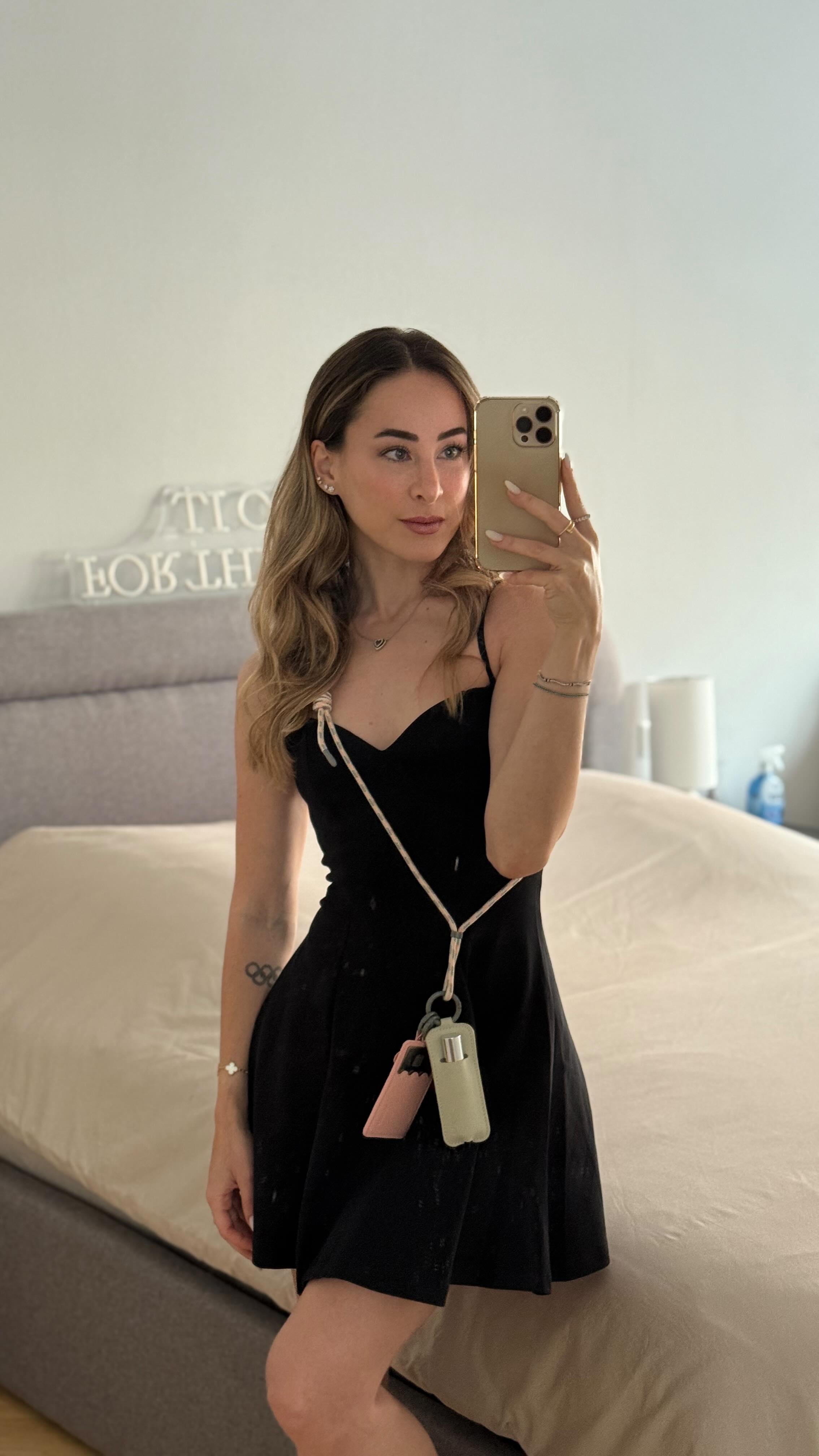 Instagram post by @carlyferly for PUPA Milano. Caption reads: Amo, neanche io pensavo potesse succedere invece....