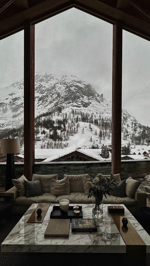 Instagram post by @constanzeaurelia for Moon Boot. Caption reads: 🗻🤍❄️ *ad.